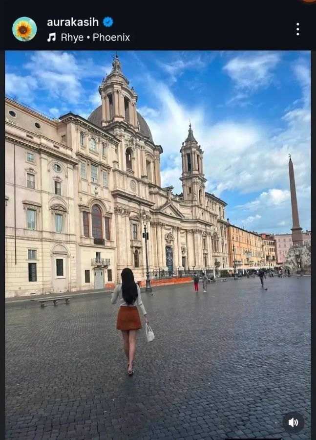     Momen Aura Kasih tengah berlibur (@aurakasih)