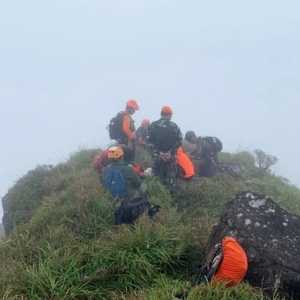 1 Awak Pesawat ATR 42-500 ditemukan di jurang kedalaman 200 meter Gunung Bulusaraung