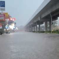 Hujan deras, Kelapa Gading Jakut banjir hingga 50 cm