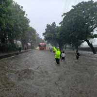 Banjir Jakarta: pagi ini, 125 RT dan 14 jalan masih tergenang banjir hingga 1 meter