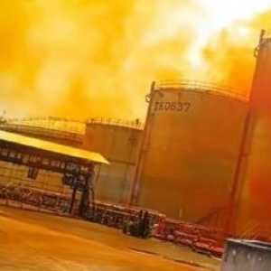 Asap oranye keluar dari pabrik kimia PT Vopak, 46 Warga Cilegon sesak napas