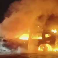 Kronologi Jetour T2 terbakar usai ditabrak BMW hingga terbakar di Tol Jagorawi