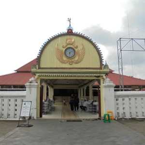 Masjid Gedhe Kauman Yogyakarta gelar bukber gratis hari ini, menunya gulai kambing