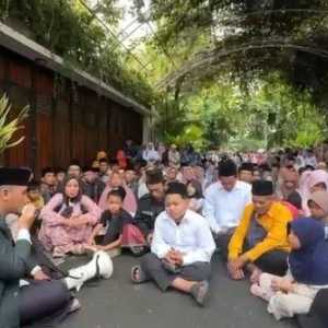 Viral warga tahlilan di depan rumah Jokowi, Ajudan buka suara