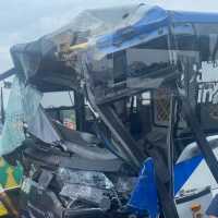 2 Bus TransJakarta adu banteng di flyover Cipulir, sejumlah penumpang jadi korban