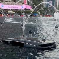 Mobil listrik BYD taksi online nyemplung ke kolam Bundaran HI