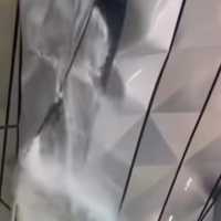 Atap Terminal 3 Bandara Soetta jebol diterjang hujan badai