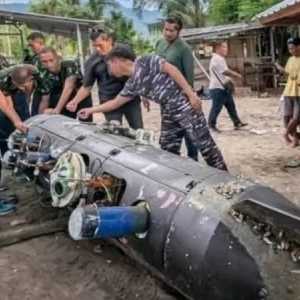 Heboh benda mirip torpedo kapal selam ditemukan di pantai di Gili Trawangan