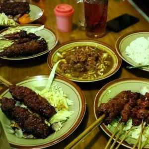 Rekomendasi 5 sate kambing legendaris di Jakarta, dagingnya juicy lucy