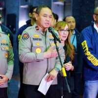 Geruduk markas judol di Hayam Wuruk Jakbar, polisi sita Rp1,9 M-53,8 juta Dong