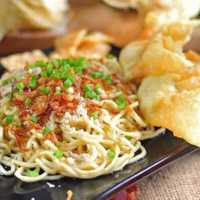 Resep mie Gacoan ala koki jebolan Masterchef Devina Hermawan, dijamin maknyus