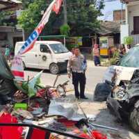 Mobil MBG tabrak pedagang gorengan di Bekasi, 1 tewas