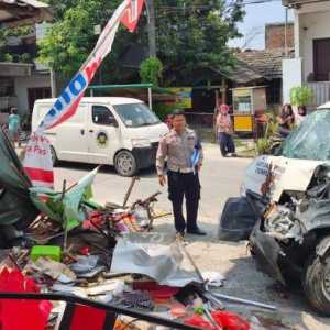 Mobil MBG tabrak pedagang gorengan di Bekasi, 1 tewas