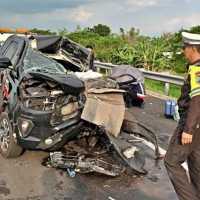 Alami kecelakaan maut: anggota DPR Gus Hilman kritis, 2 staf tewas