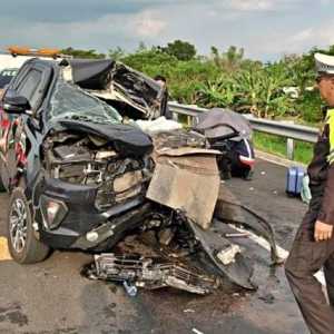Alami kecelakaan maut: anggota DPR Gus Hilman kritis, 2 staf tewas