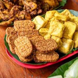 Perajin tahu-tempe di desa mulai terdampak dolar AS, ini kata Purbaya