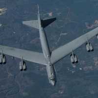 Pesawat pengebom B-52 milik AS jatuh usai lepas lanas, 8 orang tewas
