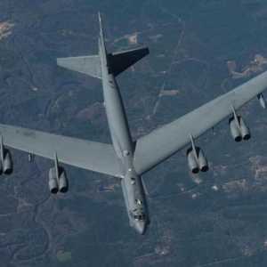 Pesawat pengebom B-52 milik AS jatuh usai lepas lanas, 8 orang tewas