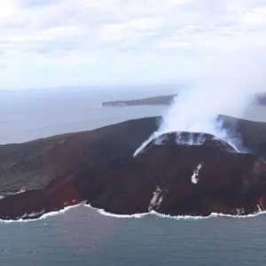 Gunung Anak Krakatau Siaga III, warga diminta jauhi kawasan radius 5 Km