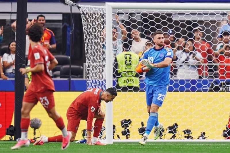 Cristiano Ronaldo harus memupus asanya meraih trofi Piala Dunia usai Portugal kalah 0-1 dari Spanyol di babak 16 Besar Piala Dunia 2026
