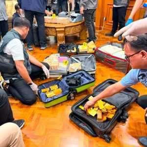 Geledah rumah di Sentul terkait 3 kasus korupsi, Polri sita 74 Kg emas & duit Rp476 M