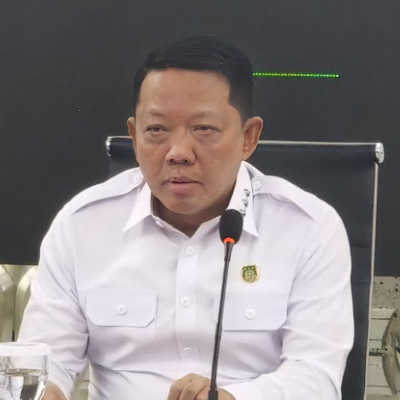 Eks Jampidsus Febrie Adriansyah dikabarkan kabur ke luar negeri, Kejagung: Ada di RI