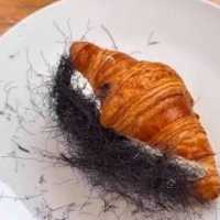 Viral Croissant 'Berambut', Apakah halal menurut Fatwa MUI?