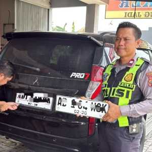 Viral Pajero pakai pelat nomor jorok di Sragen, polisi tilang dan sita STNK