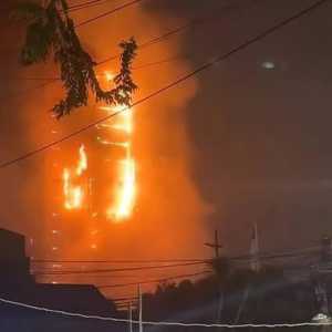 Gedung Bapenda DKI Jakarta kebakaran: lantai 11-16 dilalap api, 1 orang dievakuasi