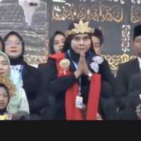 Sosok Susanah: Prabowo sebut pengupas bawang, Komdigi: penjahit kain gaji Rp700/Kg
