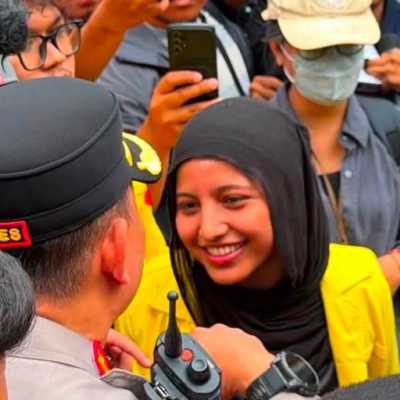 Sosok Fathimah Azzahra, Wakil Ketua BEM UI yang lantang hadapi polisi saat demo