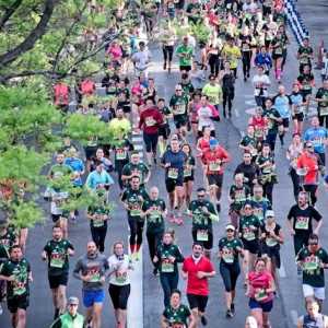 Dijanjikan hadiah Rp2 Juta, juara lomba lari 10 Km di Dompu cuma dapat hadiah 3 gelas