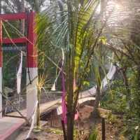 Jembatan Gantung Pongpet di Pangandaran ambruk saat diresmikan, pejabat berjatuhan