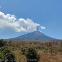 6 Gunung di Indonesia meletus hari ini: Anak Krakatau hingga Semeru