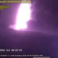 4 Gunung Api Indonesia kompak meletus hari ini: Gunung Anak Krakatau hingga Semeru