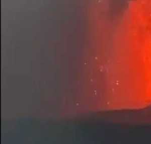 Gunung Anak Krakatau 2 kali meletus hingga pagi ini