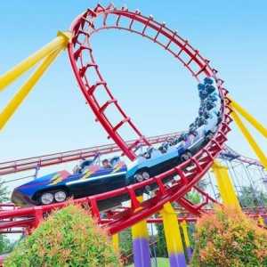 Wahana Roller Coaster Halilintar Dufan berhenti saat menanjak, 20 orang dievakuasi