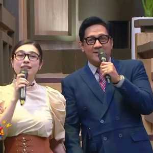 Segera lepas status duda, Andre Taulany akan menikah dengan Amanda Rigby