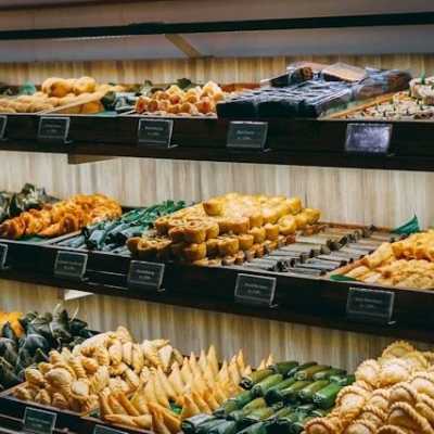 Daftar 10 nama makanan khas Indonesia yang unik dan lucu, ada nasi kentut-kue tete