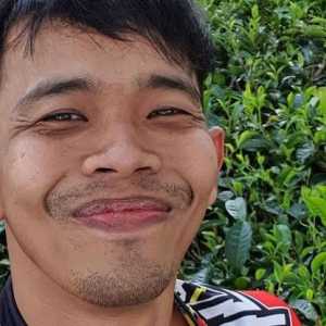 Komedian Dede Sunandar tak sadarkan diri usai dijotos Vicky Prasetyo di atas ring