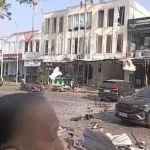Ledakan terjadi di perumahan Pakuwon City Surabaya: rumah hancur, 5 orang jadi korban