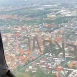 Viral influencer naik helikopter berlogo Ekraf buat nonton konser The Weeknd di JIS