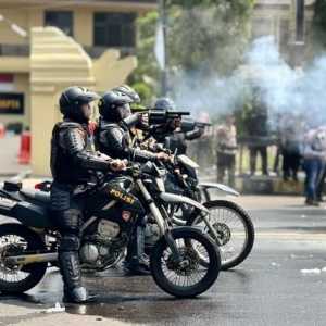 19 Siswa dilarikan ke RS gegara kena gas air mata latihan pengamanan demo di Cilegon