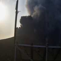 Gunung Anak Krakatau meletus 2 kali sore ini, abu vulkanik mengarah ke 3 lokasi