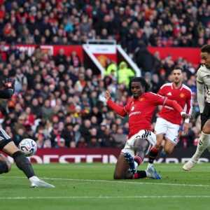 Hasil dan klasemen Liga Inggris: King MU babak belur, Liverpool gacor